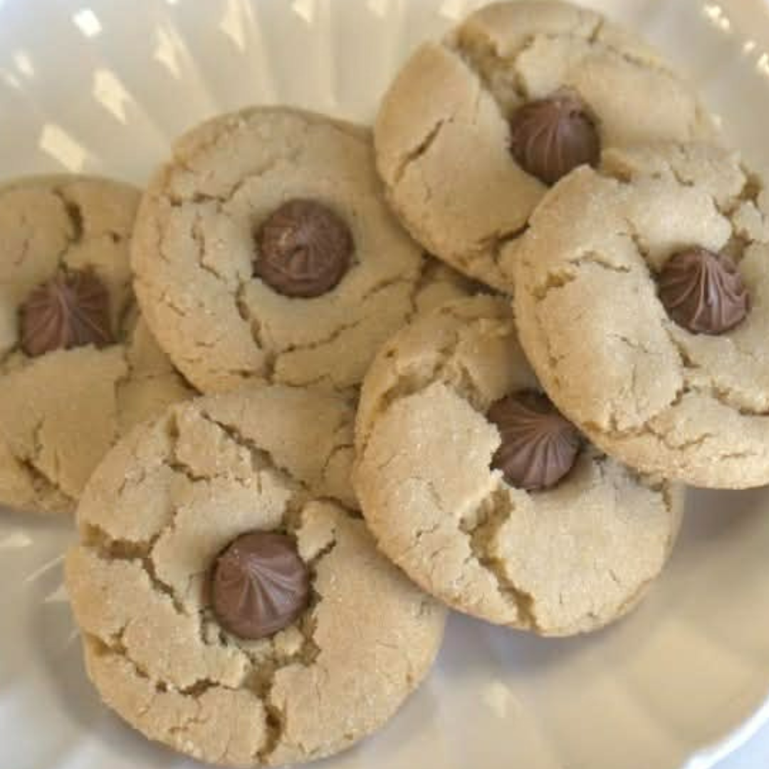 Peanut Butter Blossoms- 8 pcs (100 points)